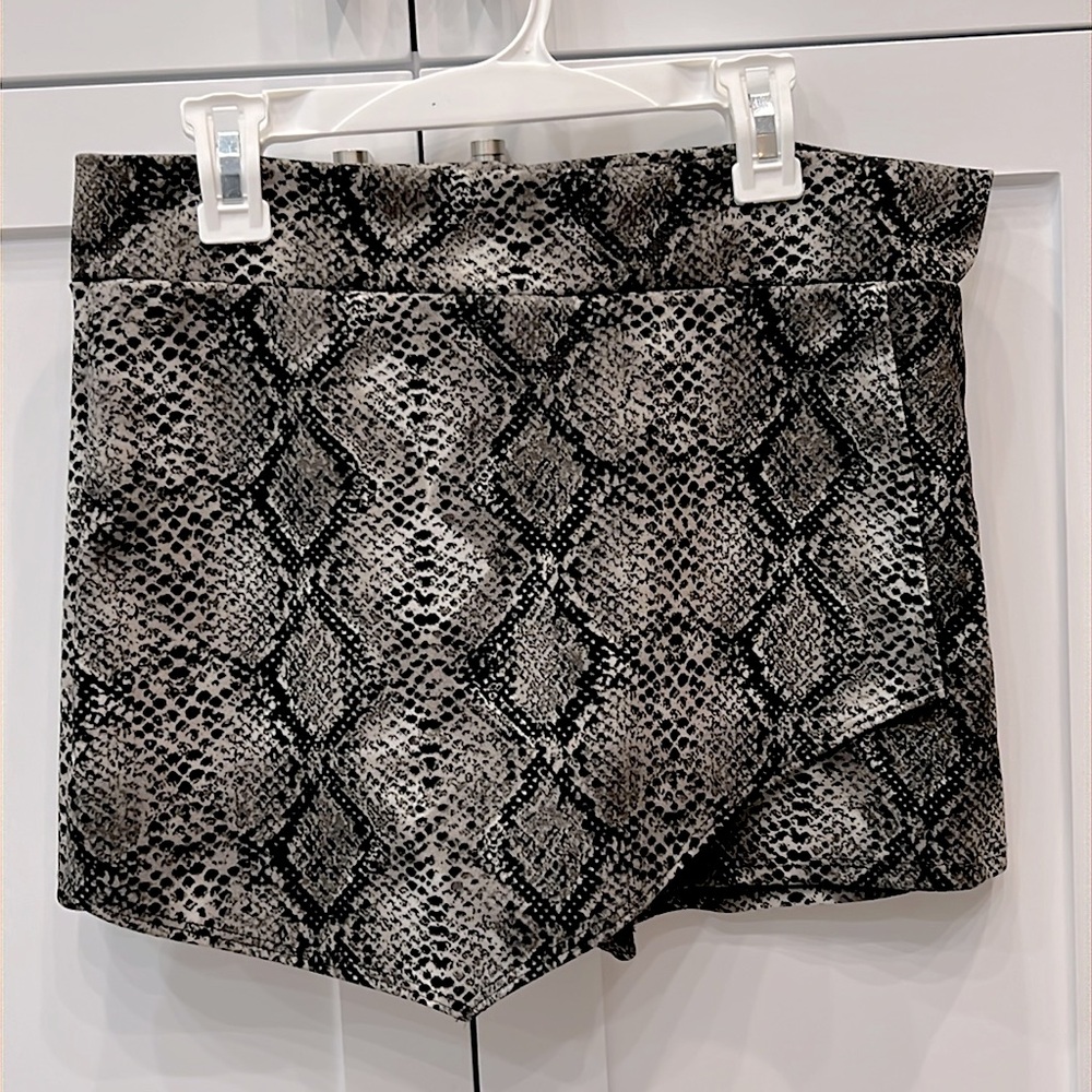 Cheryl Creations Snake Print Envelope Skort